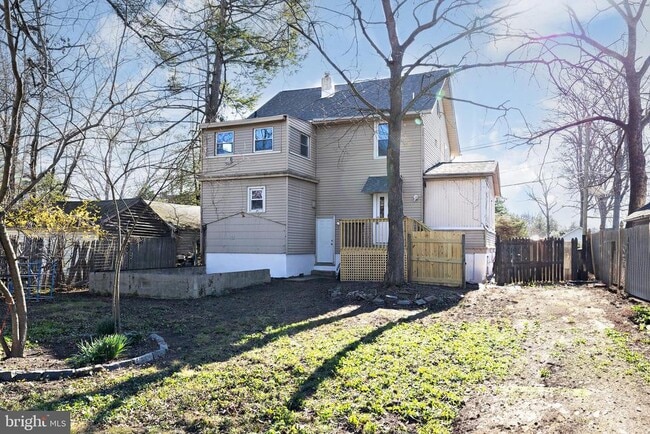 Building Photo - 215 Conard Ave