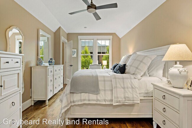 Building Photo - 2 br, 3.5 bath House - 14 Fitzgerald Rd