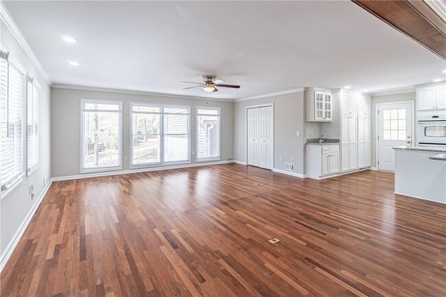 Building Photo - 4571 Huntridge Dr