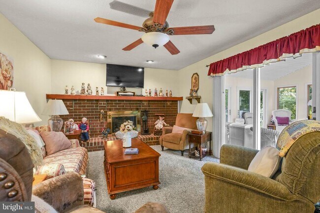 Building Photo - 4949 Idlewilde Rd