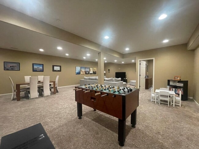 Building Photo - Ranch in Shadow Lake Papillion