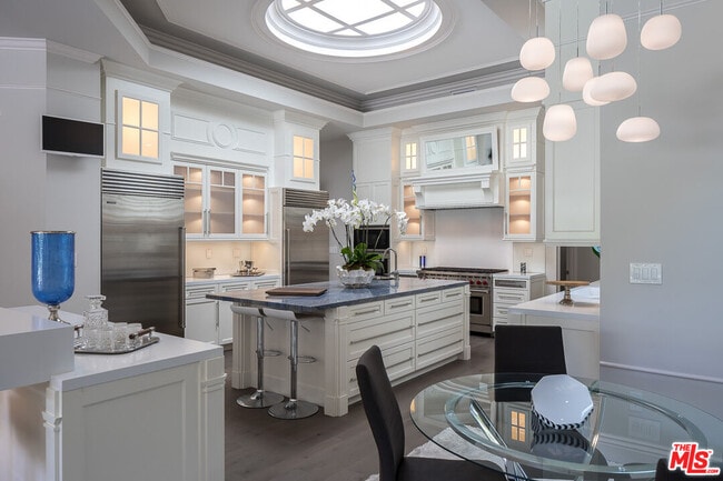 Building Photo - 210 S Westgate Ave