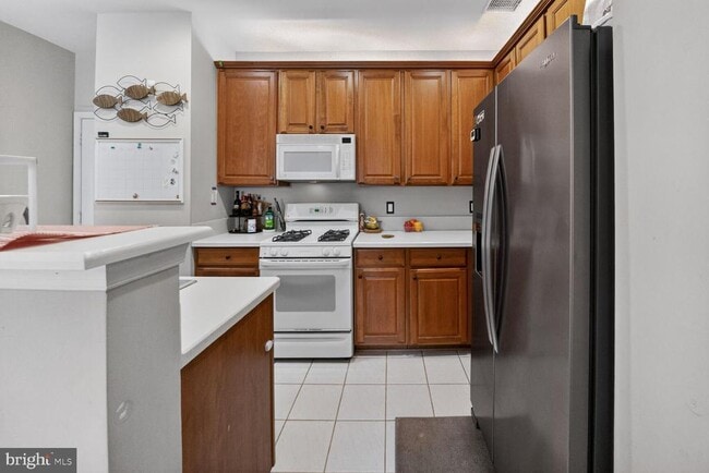 Building Photo - 725 Main St