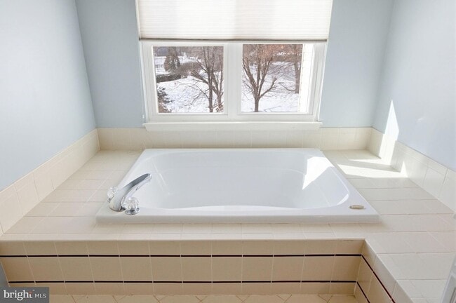 Building Photo - 21369 Sawyer Square