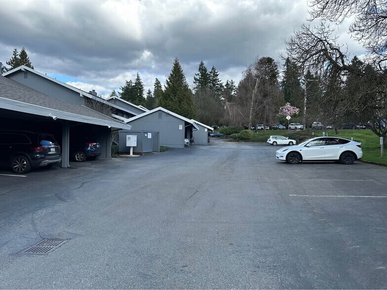 Building Photo - 11104 NE 68th St