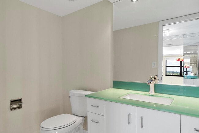 Building Photo - 5000 N Ocean Blvd