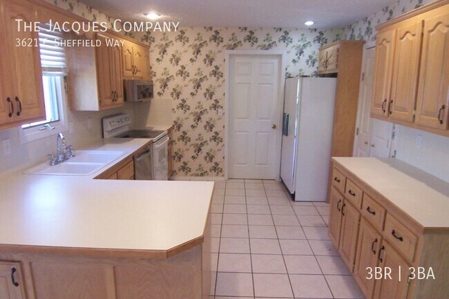 Building Photo - 3621 E Sheffield Way