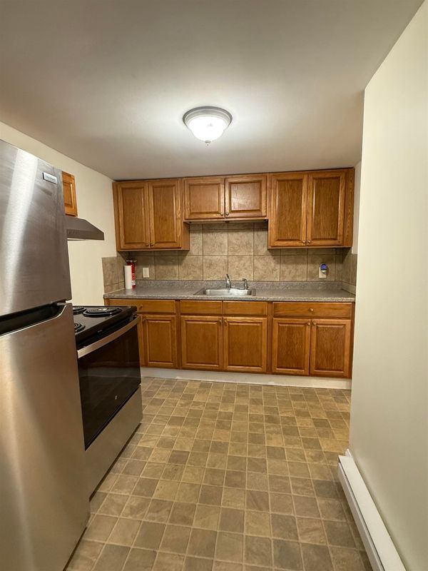 Building Photo - 347 Monadnock