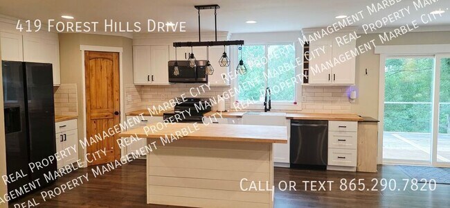 Building Photo - 419 Forest Hills Dr