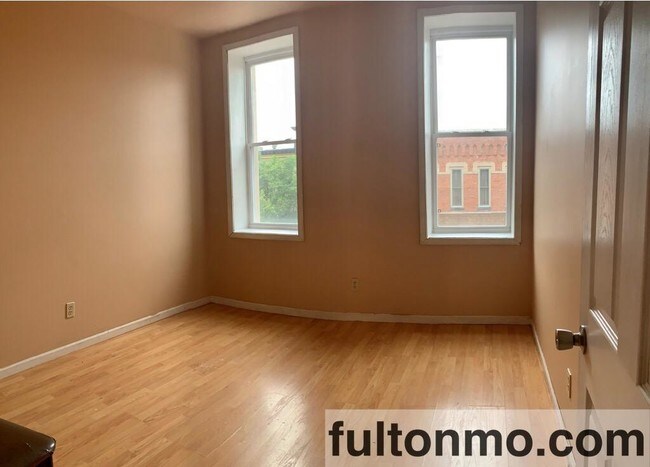 Building Photo - 514 Court Street Apt A