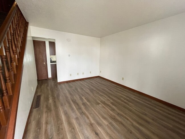 Building Photo - 519-F S Silverwood Lane