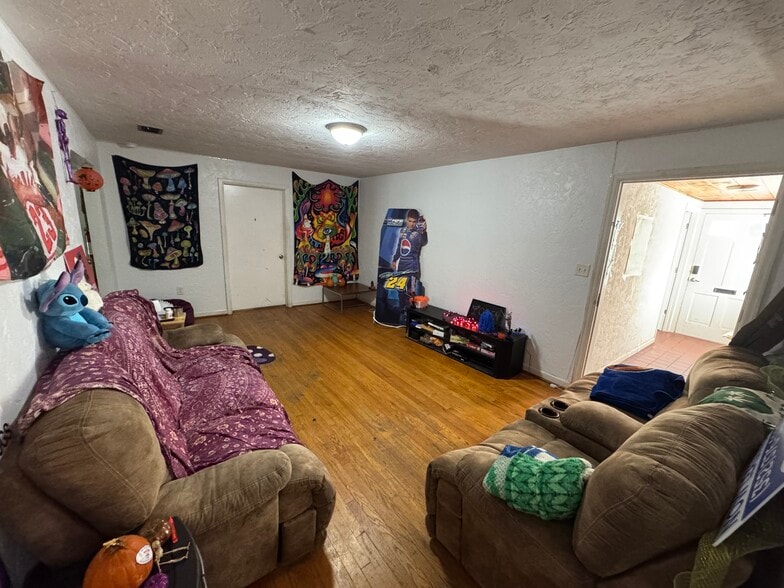 Living room - 1536 NW 7th Ave