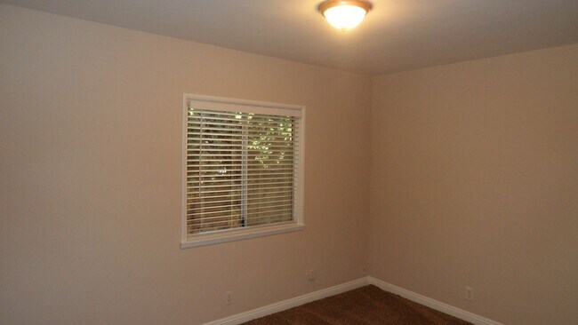 Building Photo - 344 N Shattuck Pl
