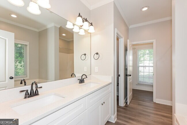 Building Photo - 3706 Weeping Way SW