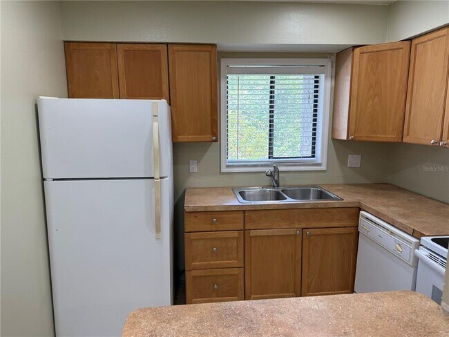 Building Photo - 129 Springwood Cir