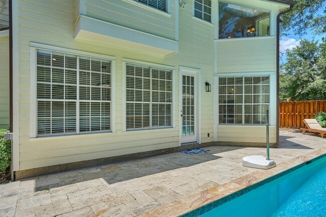 Building Photo - 38 Larks Aire Pl