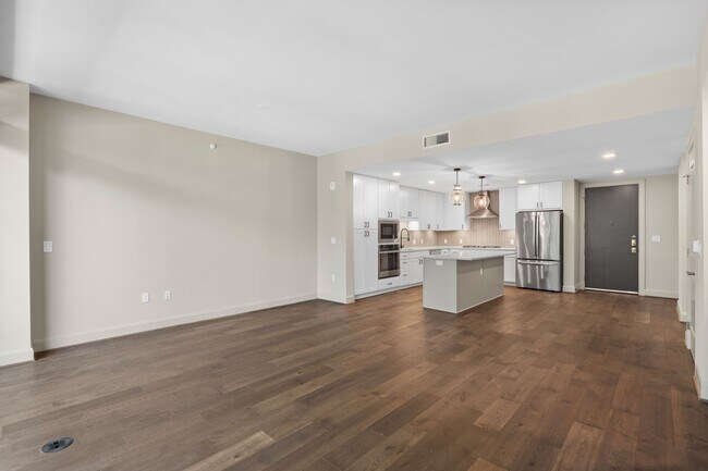 Building Photo - 2511 Willowick Rd