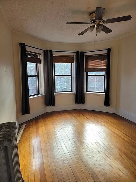Building Photo - 1855 Beacon St
