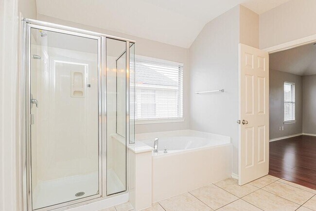 Building Photo - 6718 Rockwall Trail Dr