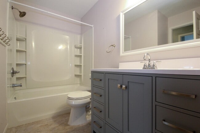 Building Photo - 4418 Clover Ln