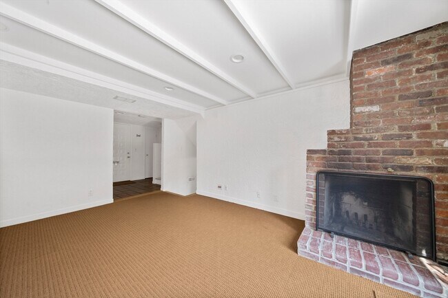 Building Photo - 37 Harwich Rd