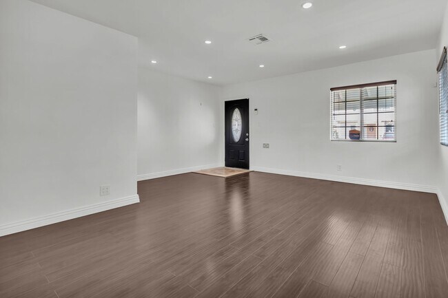 Building Photo - 4818 138th St