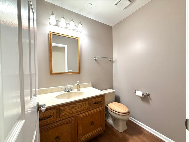 Building Photo - 1209 W Bauer Rd