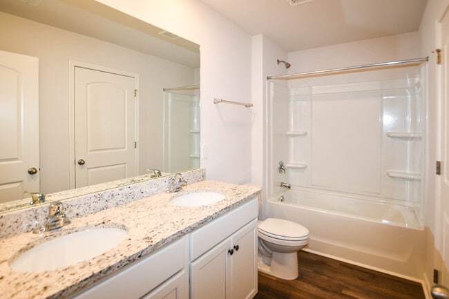 Building Photo - 130 Maple Spring Trl