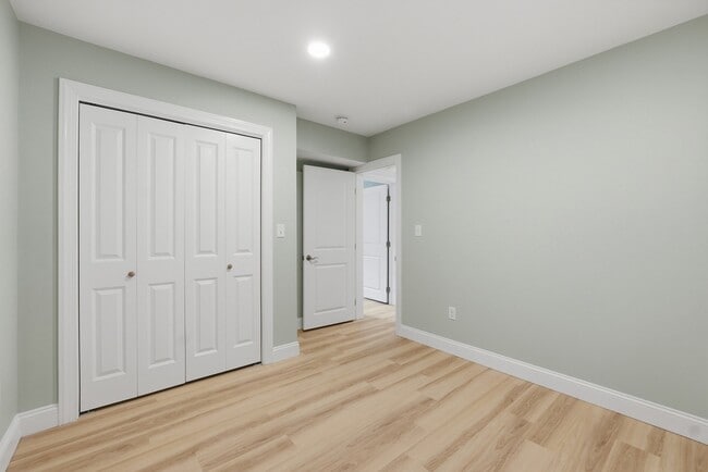Building Photo - 104 Hilltop Dr