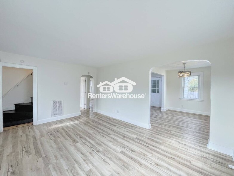 Building Photo - 4862 Norvella Ave
