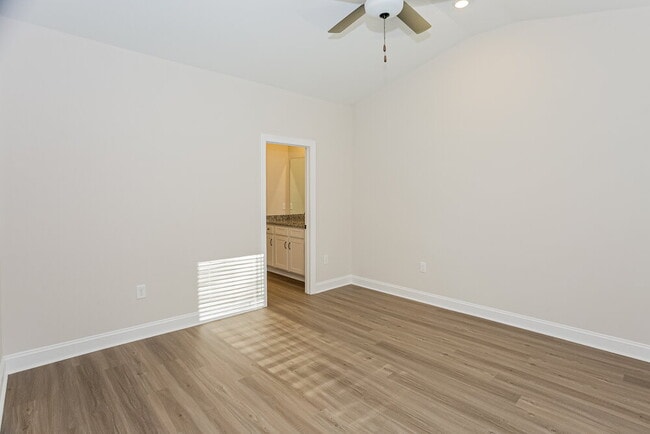 Building Photo - 217 Colonial Reserve Ave