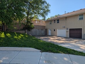 Building Photo - 9150 W 78th Terrace