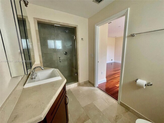 Building Photo - 10672 SW 77th Ave