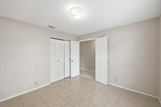 Building Photo - 1901 Castle Bay Ct