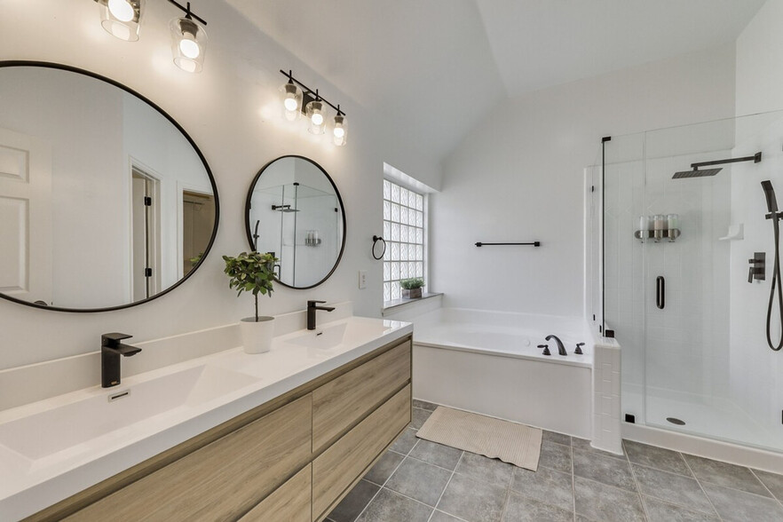 Building Photo - 4036 Falcon Ridge Dr
