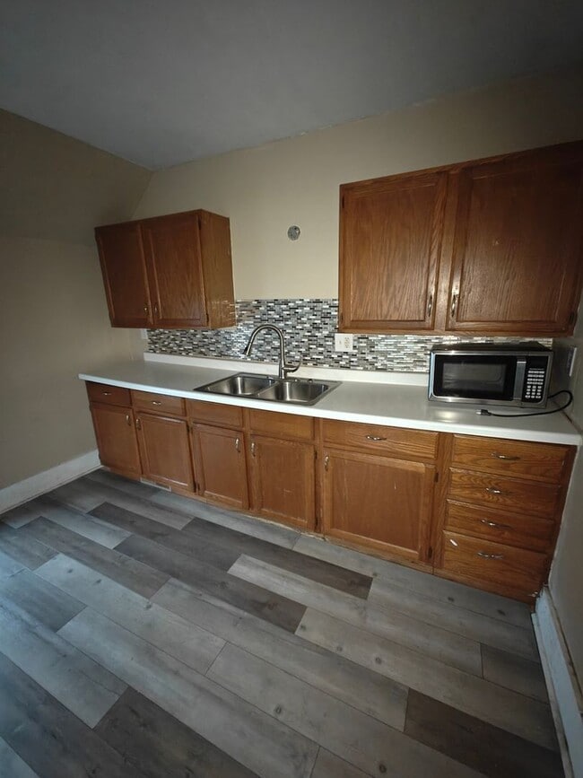 Building Photo - Charming 1BR Apartment in Owatonna
