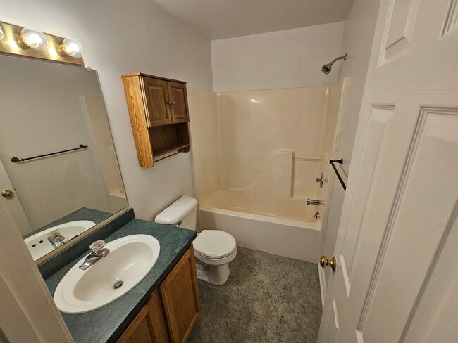 Building Photo - Hidden But Close to Everything!