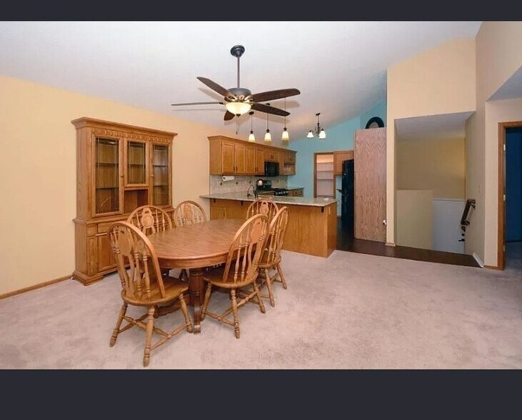 Building Photo - 5740 Willow Trail