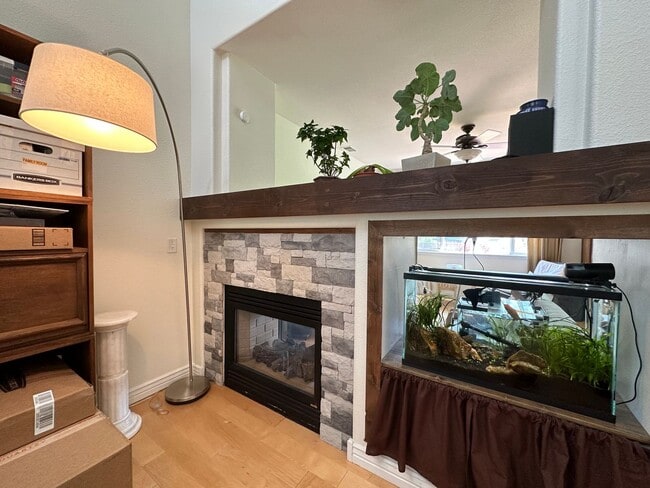 Building Photo - Open floor plan and backs to Open Space! 4...