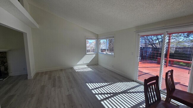 Building Photo - Newly Renovated NW Reno Home