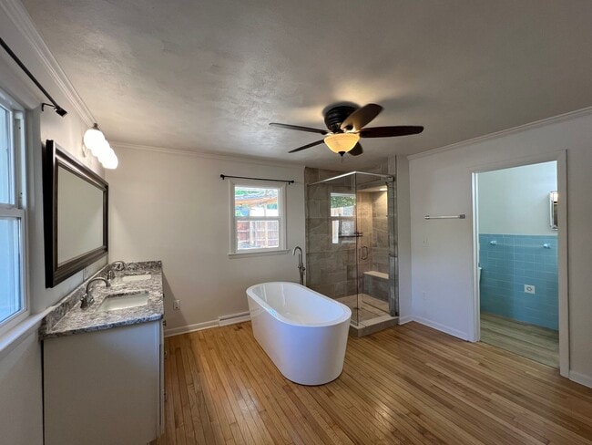 Building Photo - Home with Paradise Setting in Backyard! Available July 2026!! $2,500 Monthly!