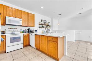 Building Photo - 2981 Crestwood Ter