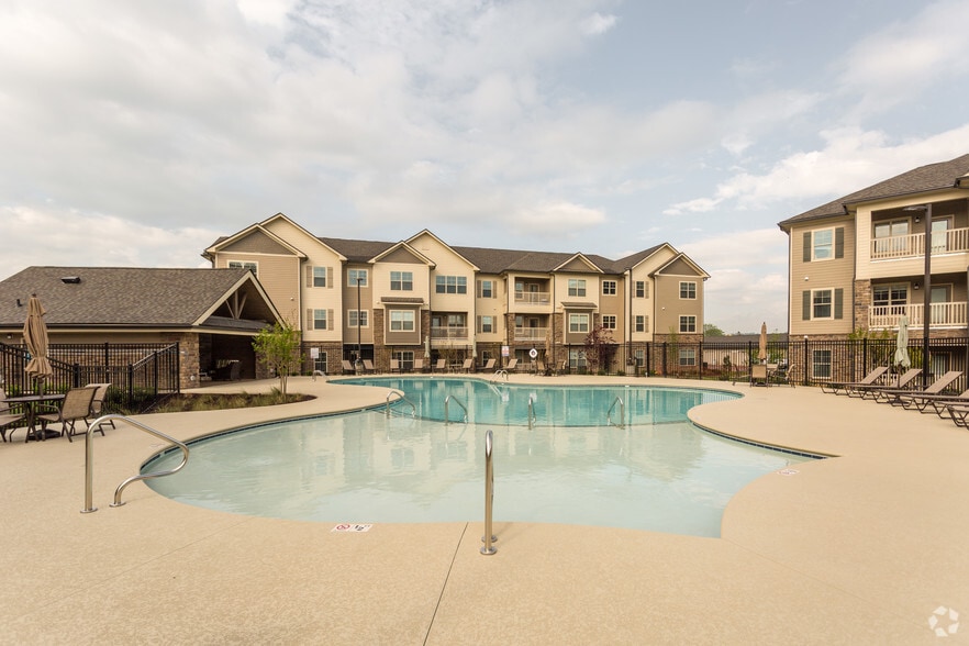 Commonwealth at 31 Apartments 2880 Commonwealth Dr Spring Hill TN