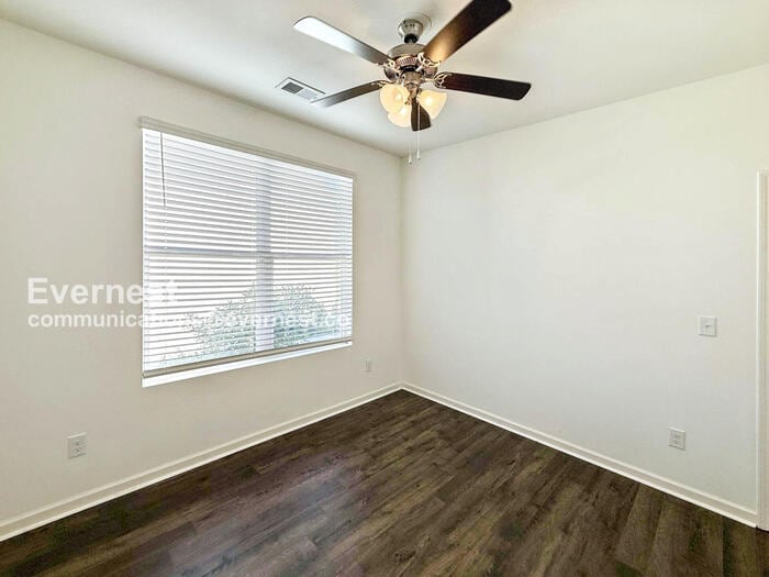 Building Photo - 4008 Park Crossings Dr