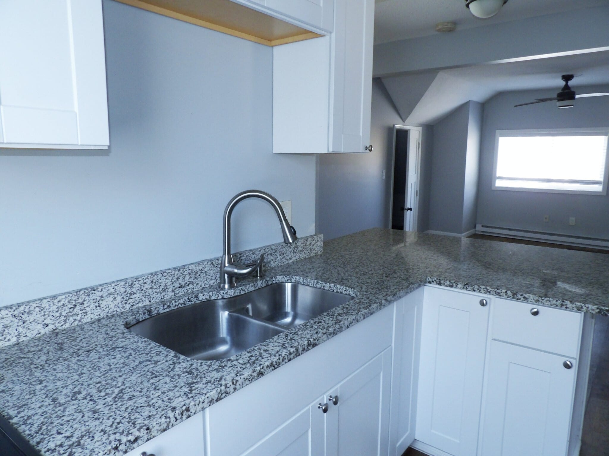 Building Photo - 921 W 36th St