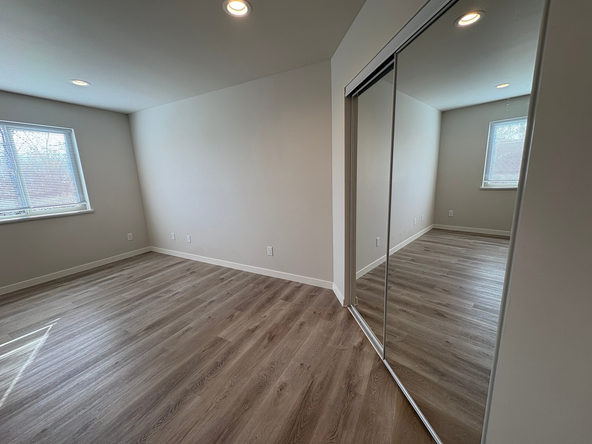 Building Photo - 2210 Arden Ct N