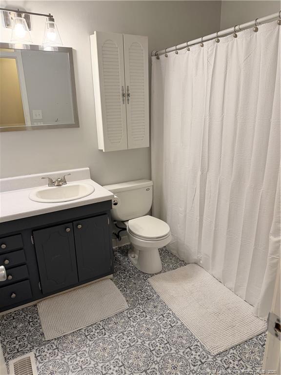 Building Photo - 4946 Pinewood Dr