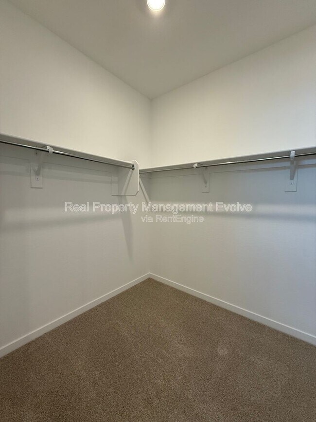 Building Photo - 2484 Fortana Dr