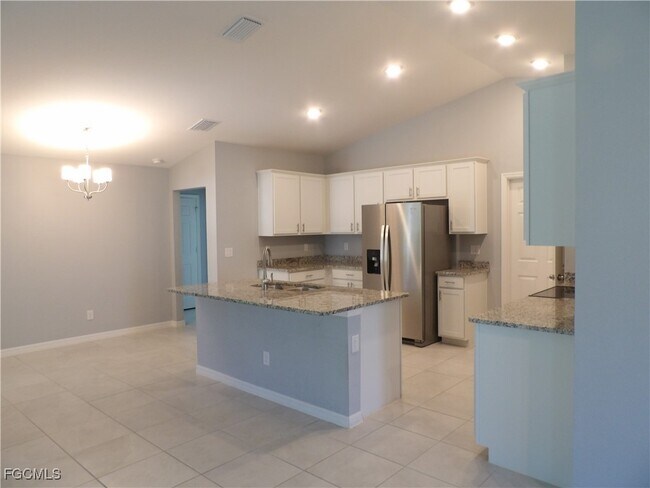 Building Photo - 7653 Minardi St