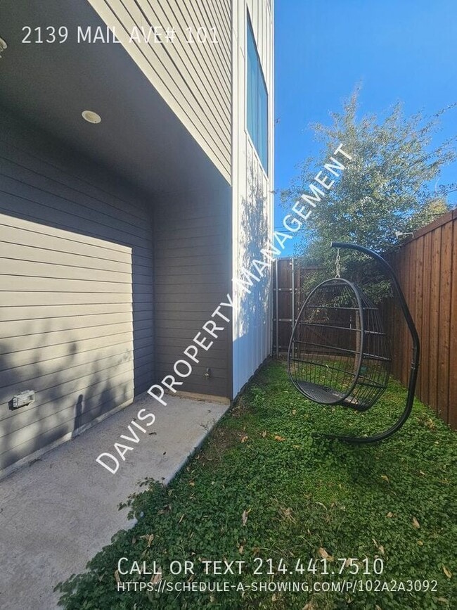 Building Photo - 2139 Mail Ave